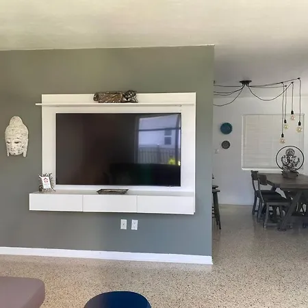 Stayover In Miami Home 2Br - 1Bth - Free Parking Exterior photo