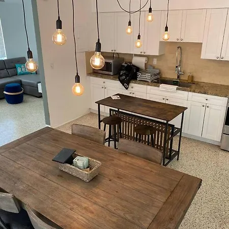 Stayover In Miami Home 2Br - 1Bth - Free Parking Exterior photo