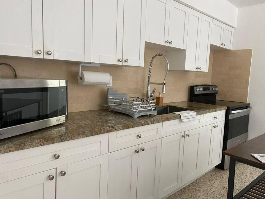 Stayover In 2br - 1bth - Free Parking *