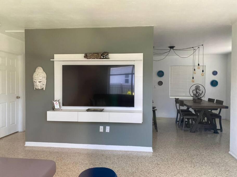 Stayover In 2br - 1bth - Free Parking Miami