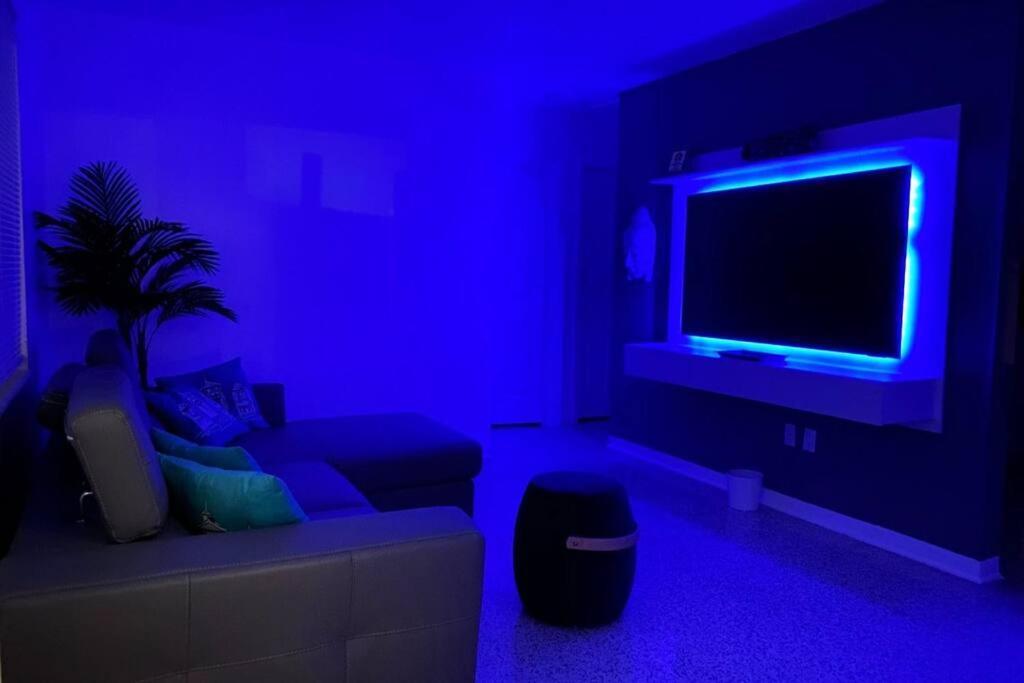 Stayover In 2br - 1bth - Free Parking