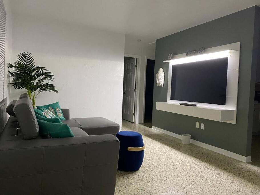 Stayover In 2br - 1bth - Free Parking * Miami